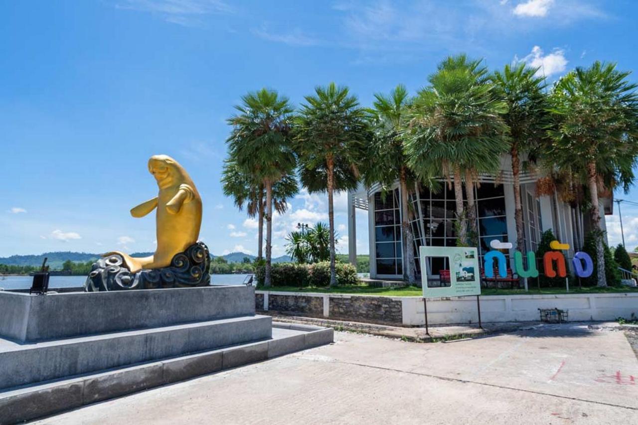 Oyo 604 Ruen Mai Horm Resort Trang Exterior foto